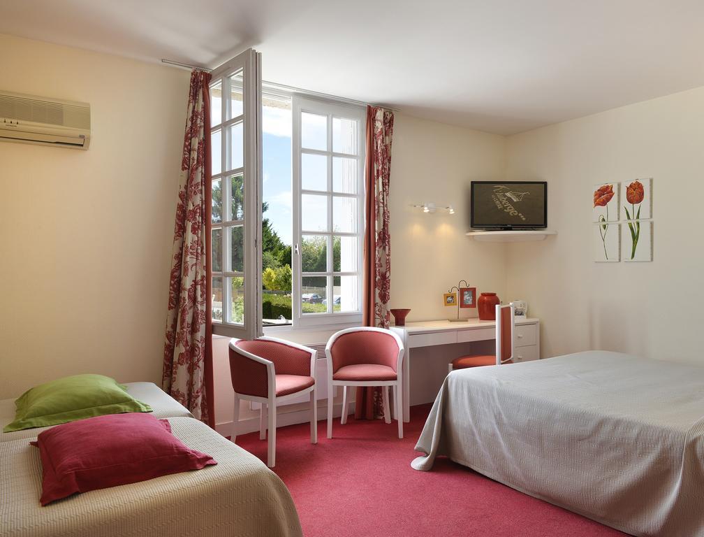 Logis Auberge Du Centre Chitenay Exteriér fotografie